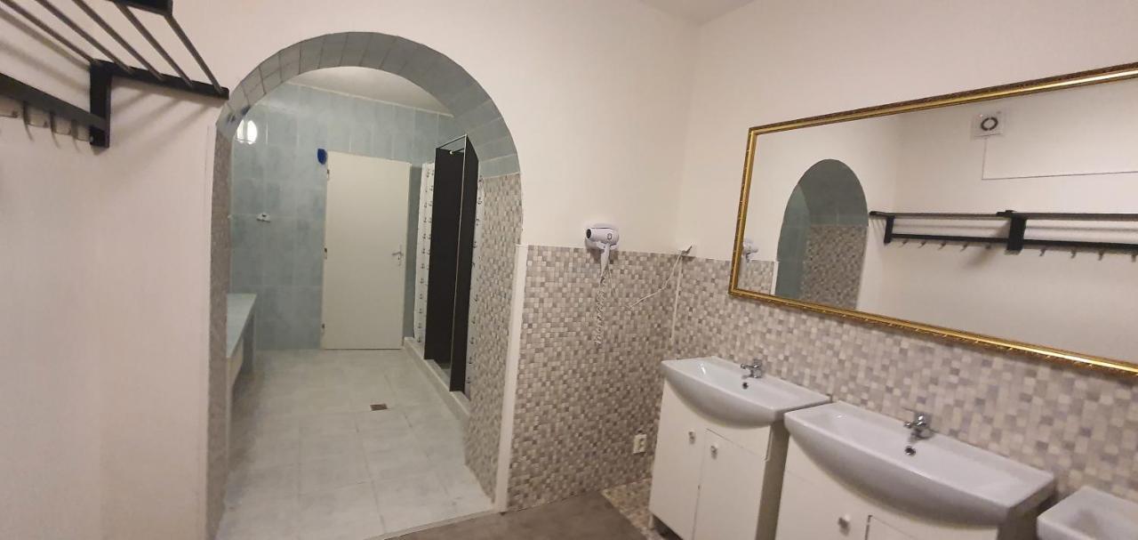 M-Tourist Hotell Praha Eksteriør bilde