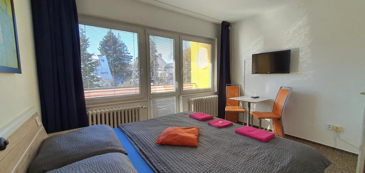 M-Tourist Hotell Praha Eksteriør bilde